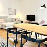 Casa *